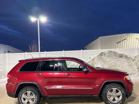 Used 2011 Jeep Grand Cherokee Limited w/ Luxury Group II image 5