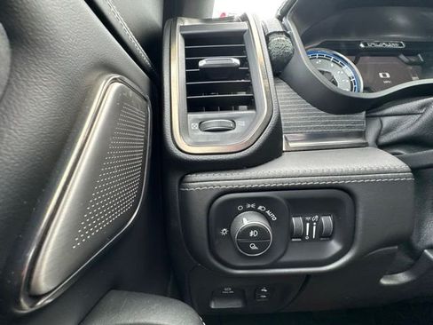 Used 2019 RAM 1500 Limited AWD/4WD image 25