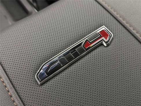 New 2026 GMC Sierra 2500 AT4 w/ AT4 Premium Plus Package AWD/4WD image 32