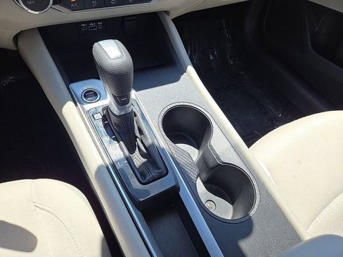 Used 2025 Nissan Altima 2.5 SV FWD image 29