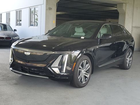 Used 2024 Cadillac Lyriq Luxury RWD image 4