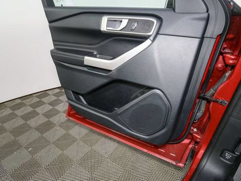 Used 2023 Ford Explorer XLT w/ Equipment Group 202A AWD/4WD image 38