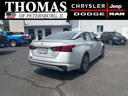 Used 2025 Nissan Altima 2.5 SV FWD image 7