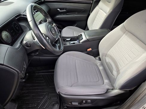 Used 2022 Hyundai Santa Cruz SEL Premium image 11