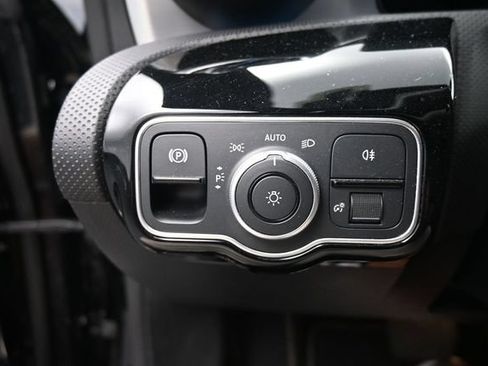 Used 2025 Mercedes-Benz CLA 250 image 16