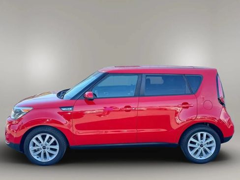 Used 2018 Kia Soul + FWD image 7