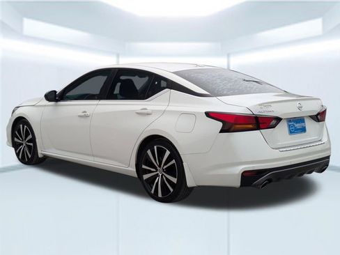 Used 2022 Nissan Altima 2.5 SR FWD image 4