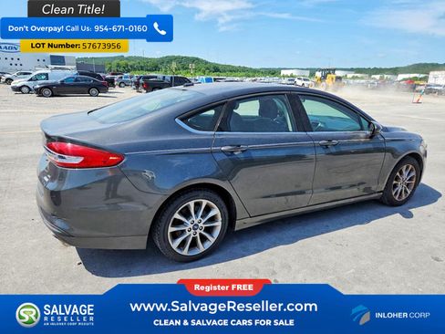 Used 2017 Ford Fusion SE w/ Fusion SE Technology Package FWD image 4