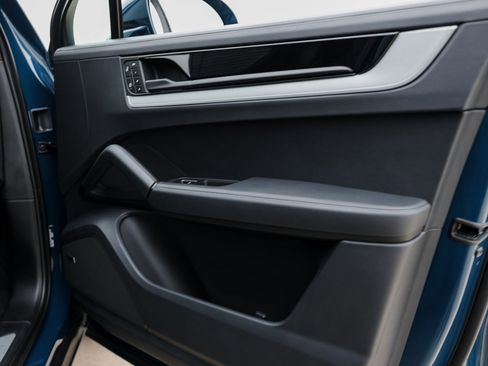 Certified 2024 Porsche Cayenne S image 27