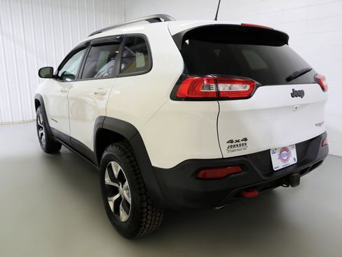 Used 2017 Jeep Cherokee Trailhawk w/ Cold Weather Group AWD/4WD image 22