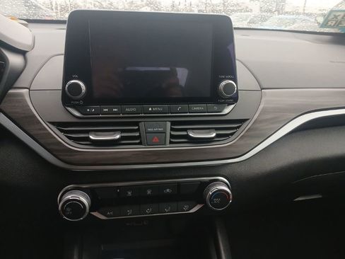 Used 2025 Nissan Altima 2.5 SV image 19