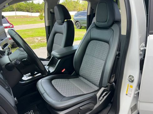 Used 2019 Chevrolet Colorado Z71 RWD image 12