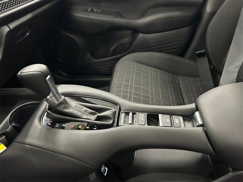 Certified 2023 Honda HR-V LX image 29