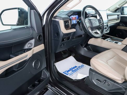 Used 2023 Ford Expedition Max Limited image 3