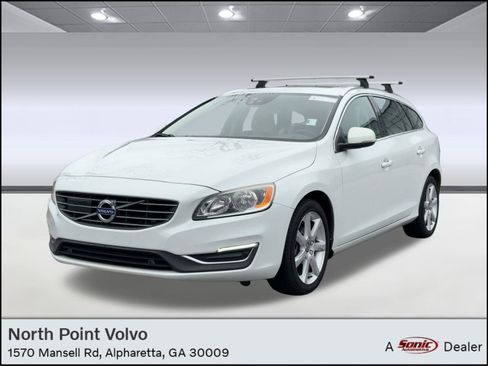 Used 2017 Volvo V60 T5 Premier w/ Convenience Package image 1