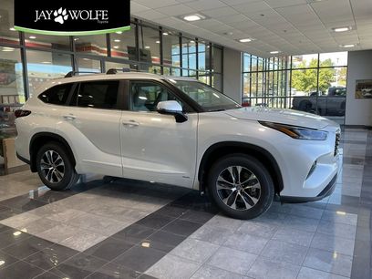 New 2025 Toyota Highlander XLE