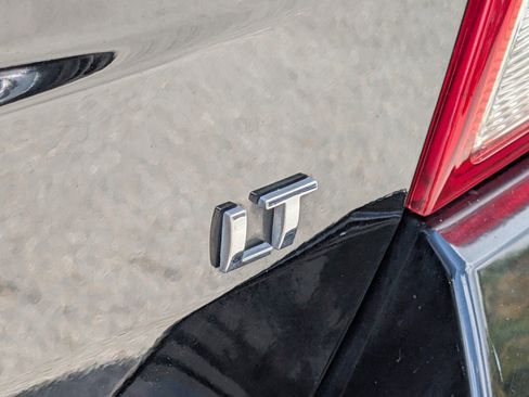 Used 2020 Chevrolet Trax LT w/ LT Convenience Package image 18