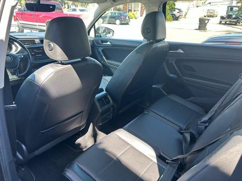 Used 2019 Volkswagen Tiguan SE w/ Panoramic Sunroof Package FWD image 14