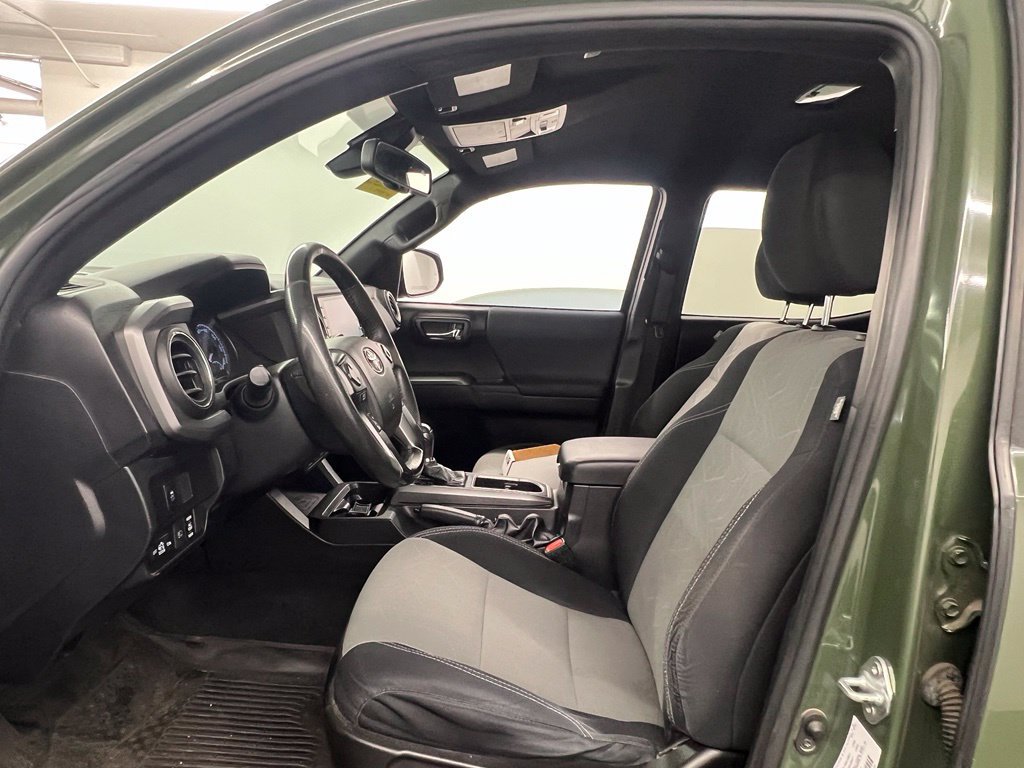 Used 2021 Toyota Tacoma TRD Sport w/ Technology Package RWD image 9