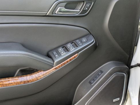 Used 2020 Chevrolet Suburban Premier image 15