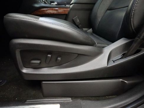 Used 2018 Chevrolet Suburban Premier AWD/4WD image 30
