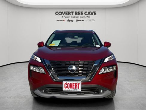 Used 2021 Nissan Rogue SL image 2