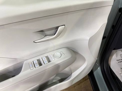 New 2026 Hyundai Kona SE image 9