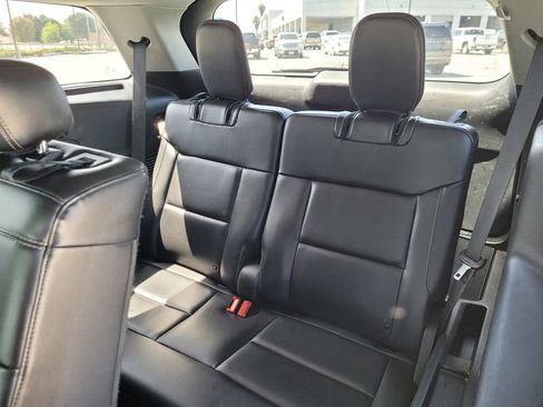 Used 2023 Ford Explorer XLT w/ Equipment Group 202A RWD image 12