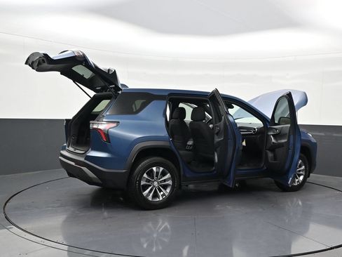 Used 2025 Chevrolet Equinox LT w/ Safety and Technology Package FWD image 38