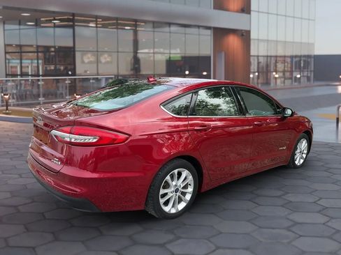 Used 2019 Ford Fusion SE image 13