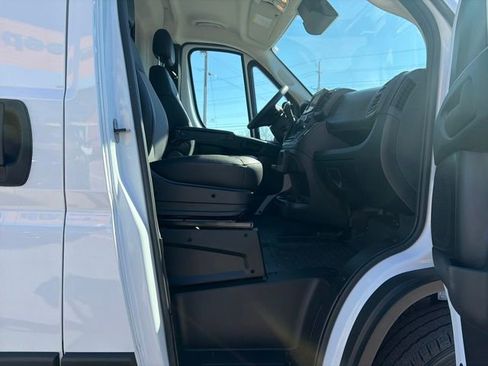 Used 2024 RAM ProMaster 2500 image 32