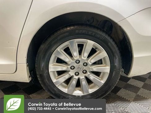 Used 2015 Toyota Sienna XLE image 24