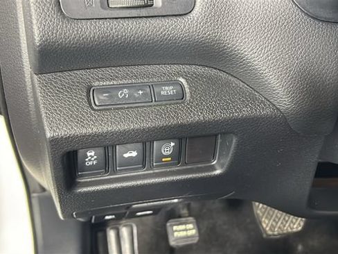 Used 2015 Nissan Altima 2.5 SV w/ Convenience Package FWD image 19