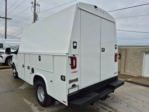 New 2025 Chevrolet Express 3500 w/ Power Convenience Package image 4