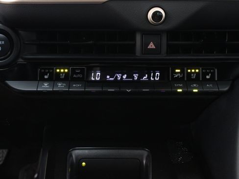 Used 2024 Toyota Crown Platinum AWD/4WD image 20