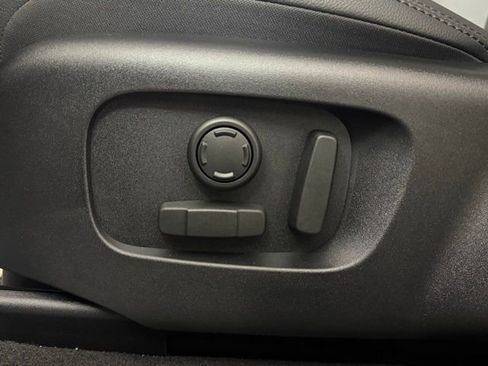 New 2026 Land Rover Range Rover Velar Dynamic SE image 30