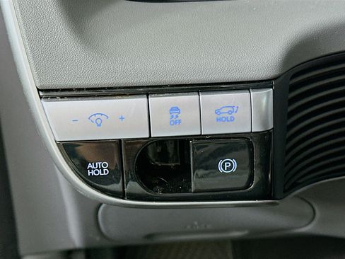 Used 2024 Hyundai Ioniq 5 SEL image 17