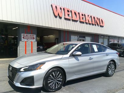 Used 2023 Nissan Altima 2.5 SV