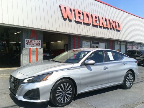 Used 2023 Nissan Altima 2.5 SV AWD/4WD image 1