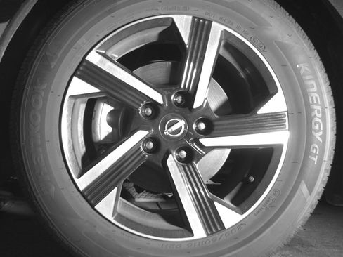 Used 2025 Nissan Sentra SV image 12