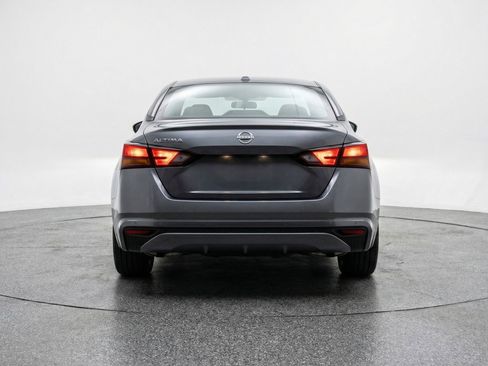 Used 2025 Nissan Altima 2.5 SV image 7