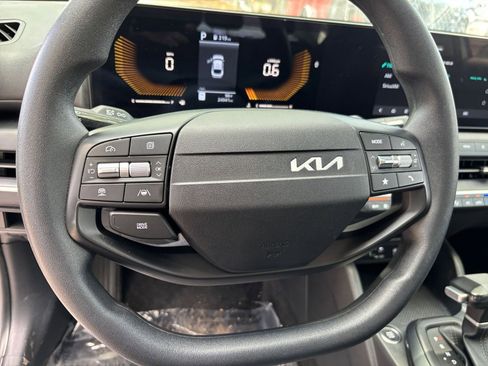 Used 2025 Kia K4 FWD image 28