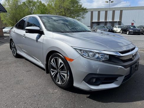 Used 2018 Honda Civic EX-T image 3