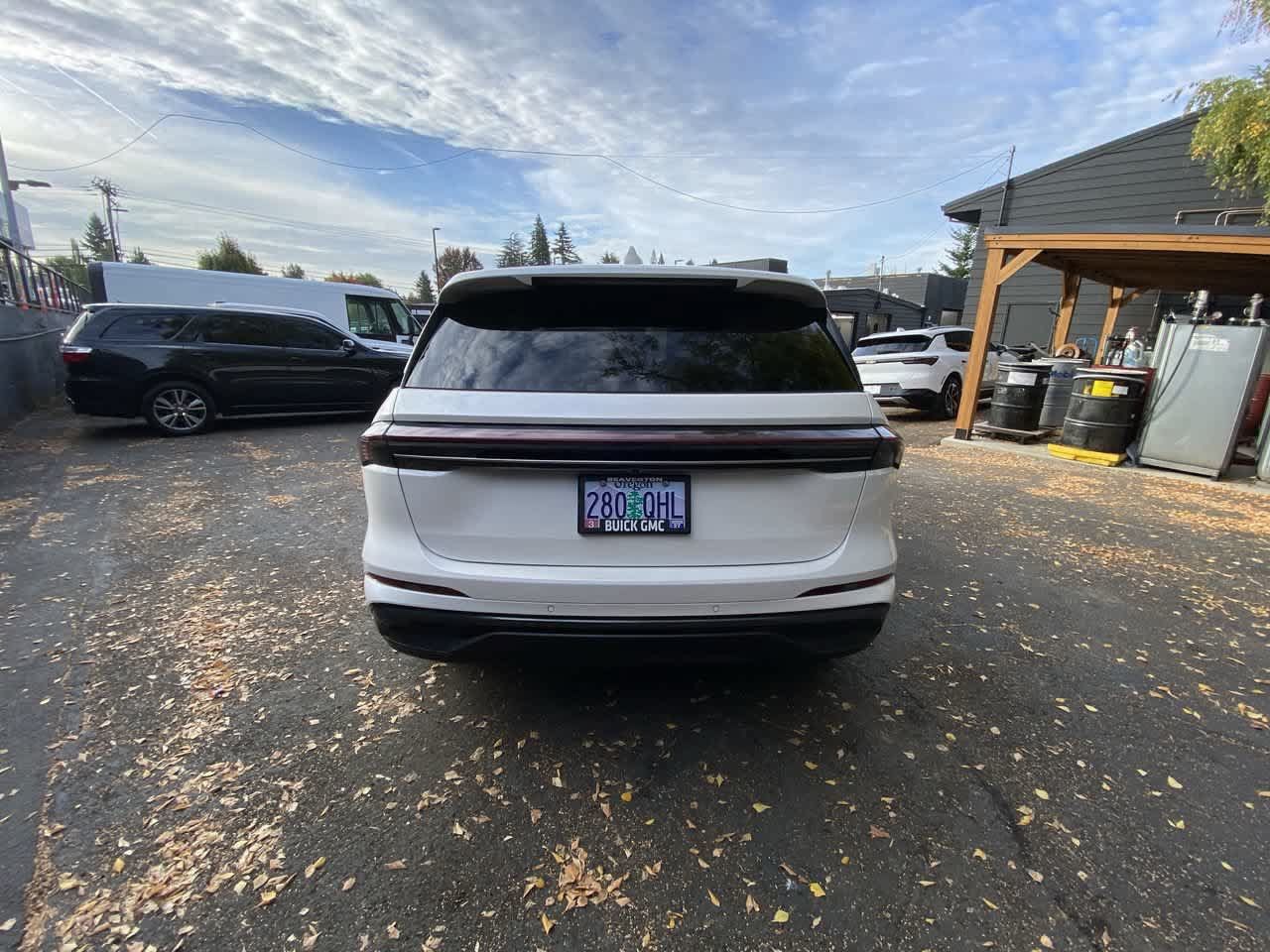 Used 2025 Lincoln Nautilus Premier w/ Equipment Group 102A AWD/4WD image 5