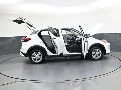 Used 2025 Nissan Kicks Play S image 44