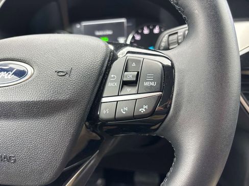 Used 2022 Ford Escape SE w/ Cold Weather Package FWD image 22