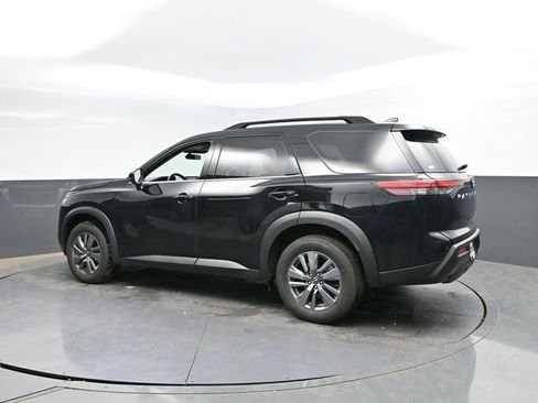 Used 2025 Nissan Pathfinder SV FWD image 10