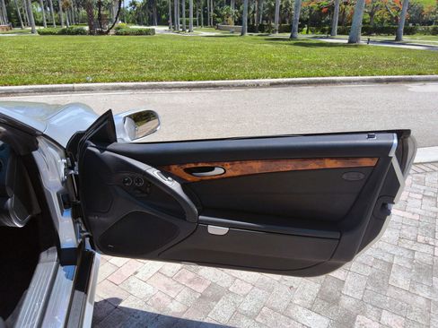 Used 2007 Mercedes-Benz SL 55 AMG image 23