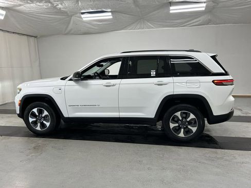 Used 2023 Jeep Grand Cherokee 4WD 4xe image 6