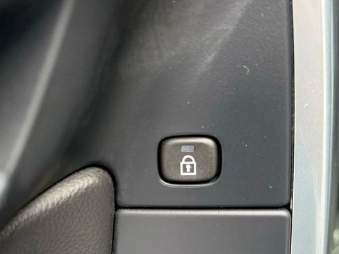 Used 2017 Volvo S60 T5 Inscription w/ Climate Package image 31